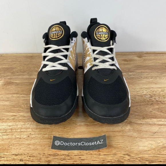 Nike Team Hustle D 9 Sneakers Black/Gold Sneakers - Picture 3 of 8